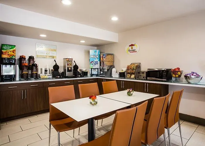 Super 8 By Wyndham Hotel