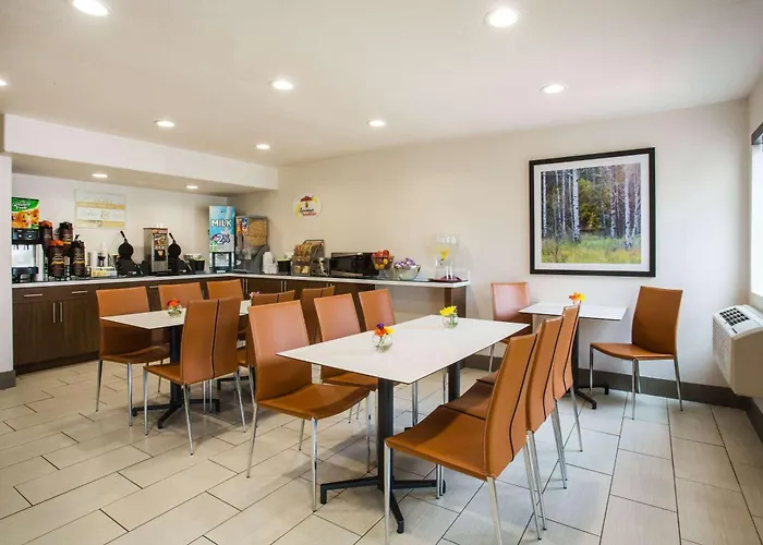 Hotel Super 8 By Wyndham 3*