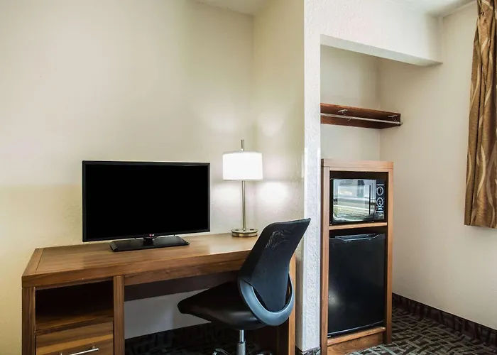 Super 8 By Wyndham Hotel 3*