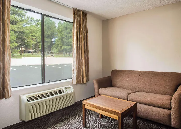 Super 8 By Wyndham Hotel